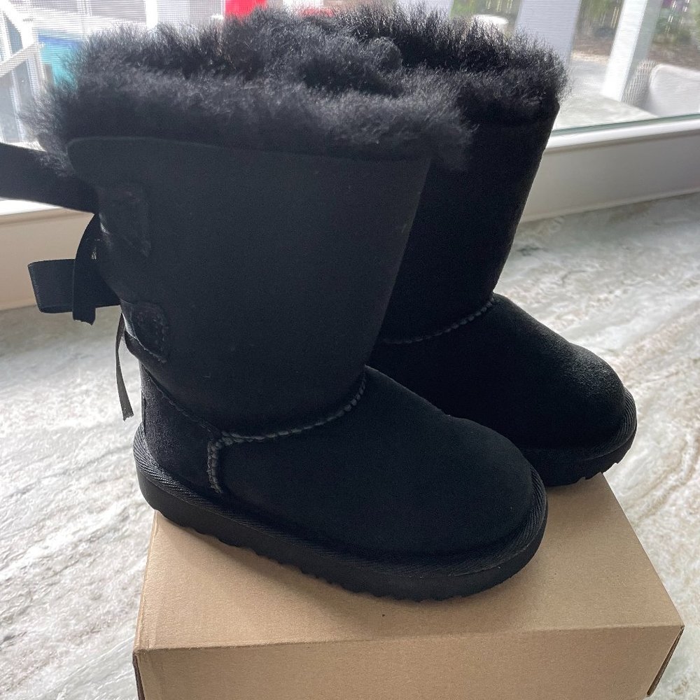 Toddler Ugg Boot Size 7 Bailey Bow
